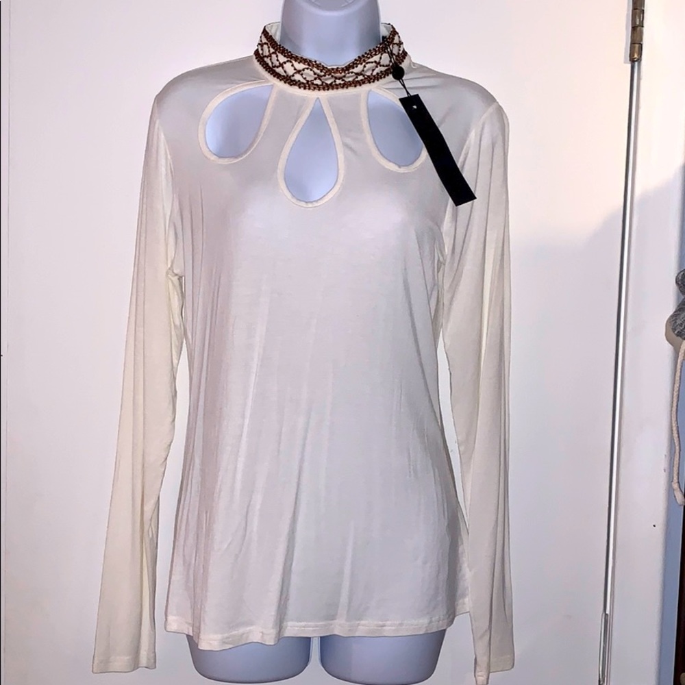 NWT cream blouse - Buckle size Medium 😍😍